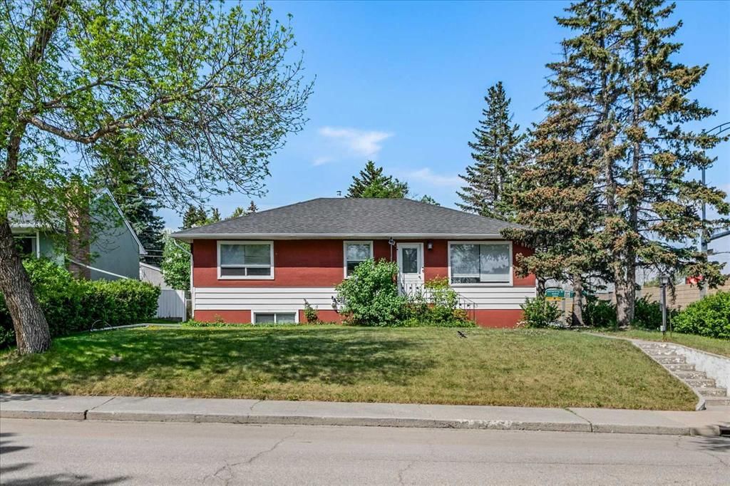 1615 22A Street NW, Calgary — main listing photo