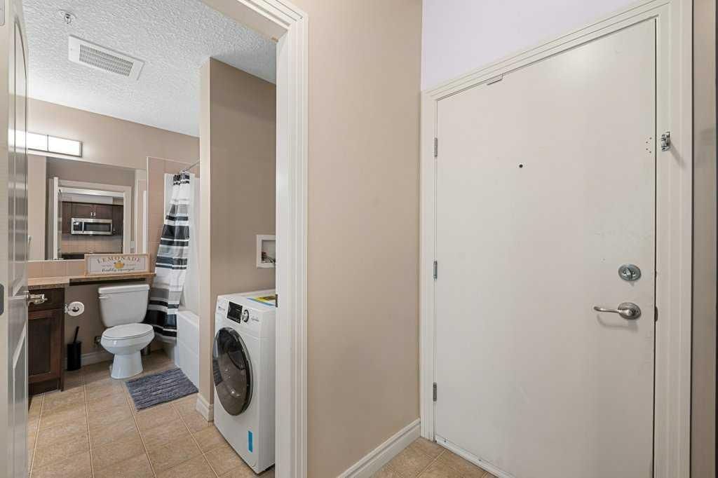 240, 60 Royal Oak Plaza NW, Calgary — photo 5 of 41