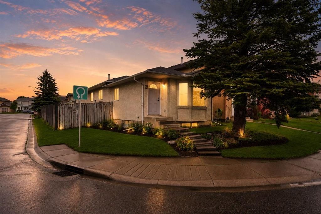 133 MARTINGLEN Way NE, Calgary — main listing photo