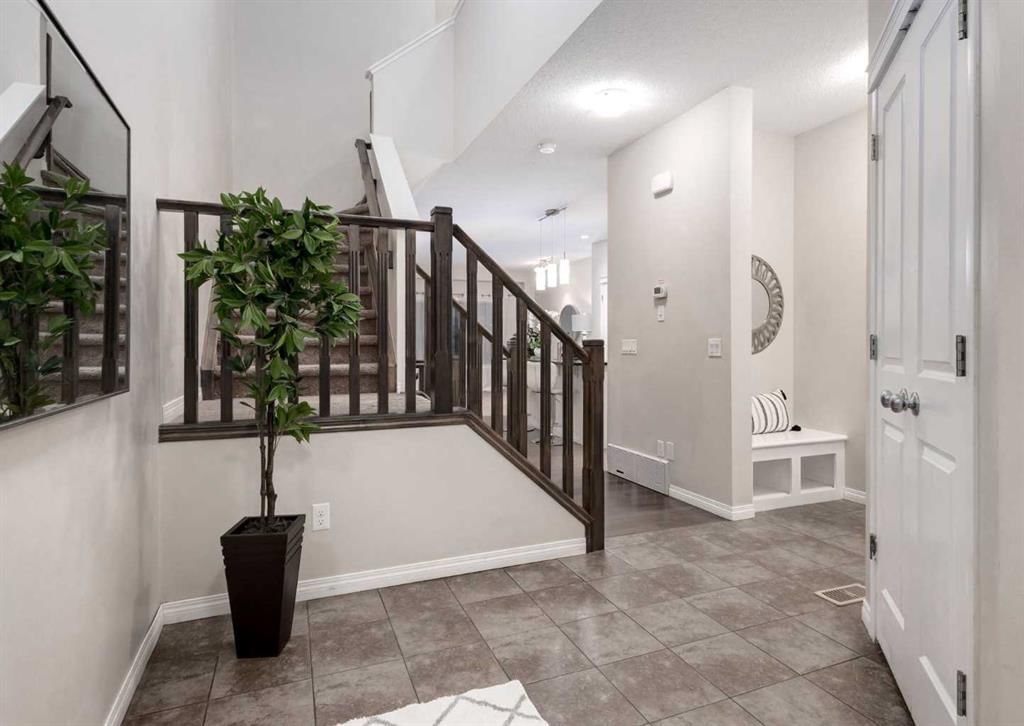 63 Panton Way NW, Calgary — photo 4 of 50