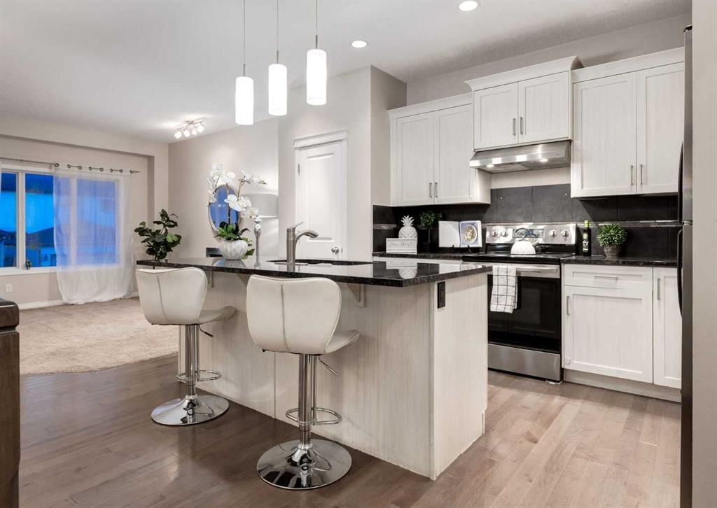 63 Panton Way NW, Calgary — photo 5 of 50