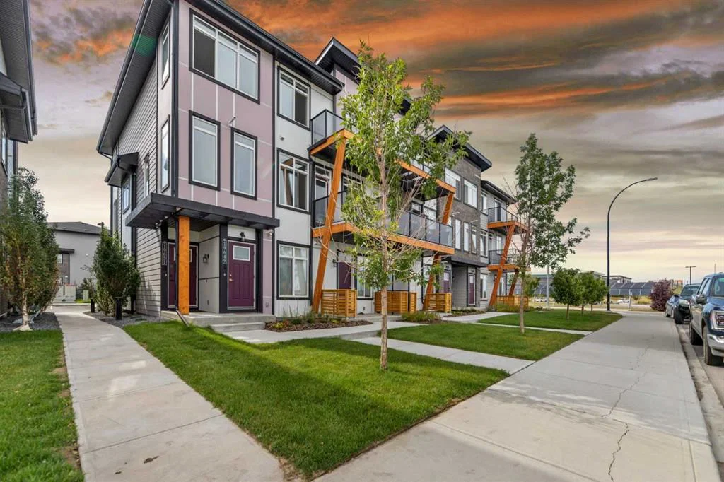 19645 48 Street SE, Calgary — photo 4 of 24