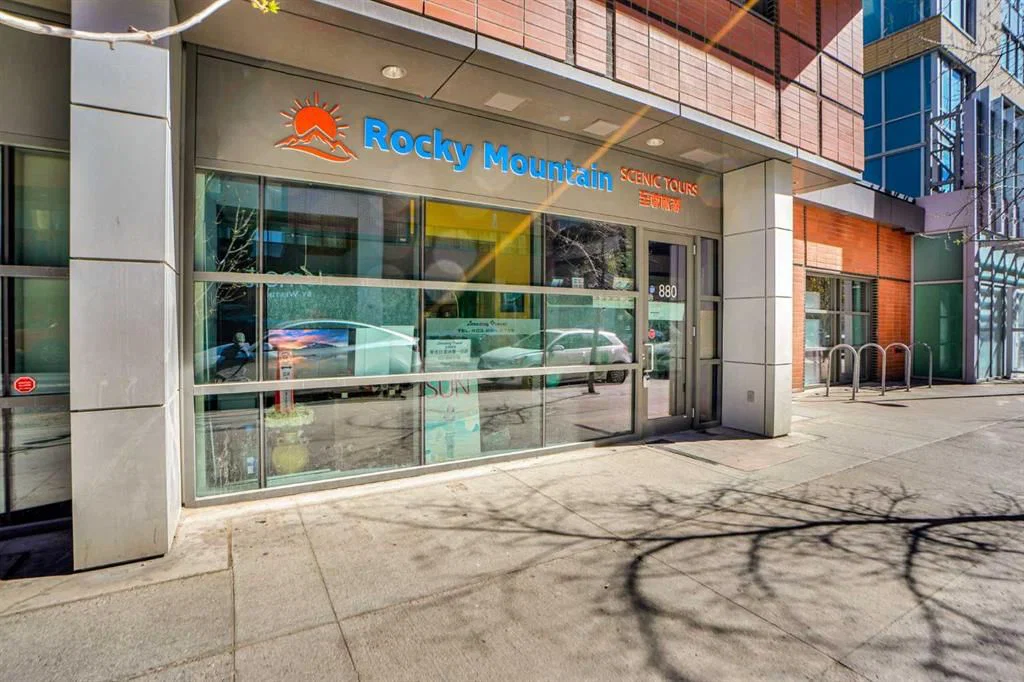 880 4 Avenue SW, Calgary — photo 2 of 26