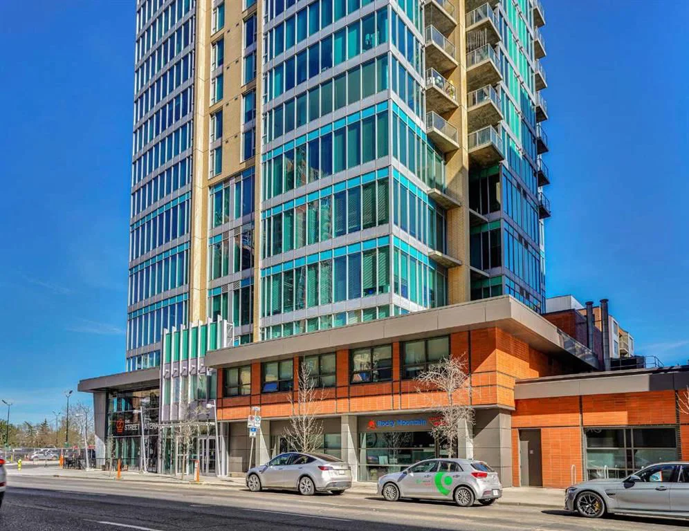 880 4 Avenue SW, Calgary — photo 4 of 26