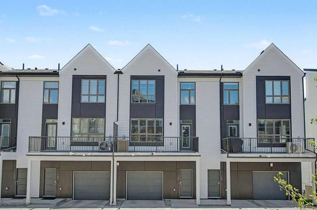 142 Sovereign Common SW, Calgary — main listing photo