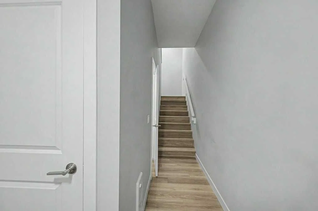 142 Sovereign Common SW, Calgary — photo 3 of 34