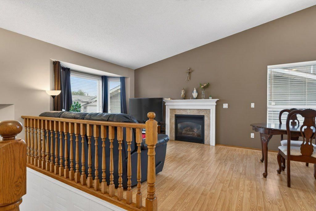 156 Rivercroft Close SE, Calgary — photo 5 of 50