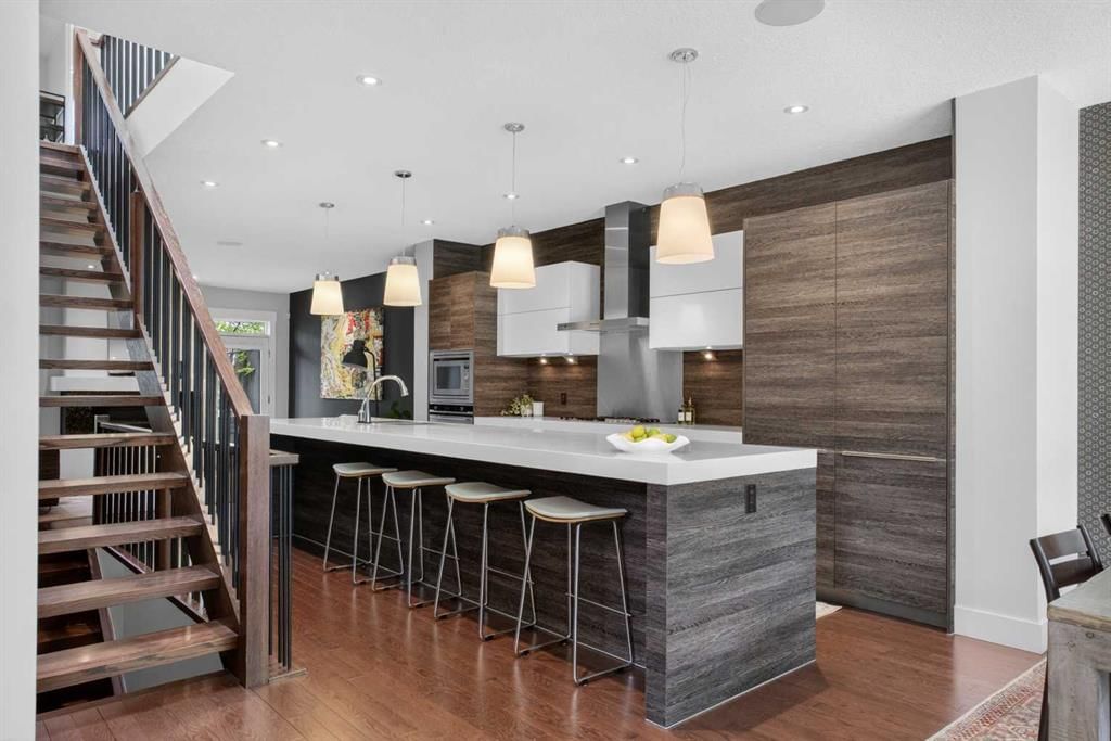 2415 25 Street SW, Calgary — photo 3 of 41
