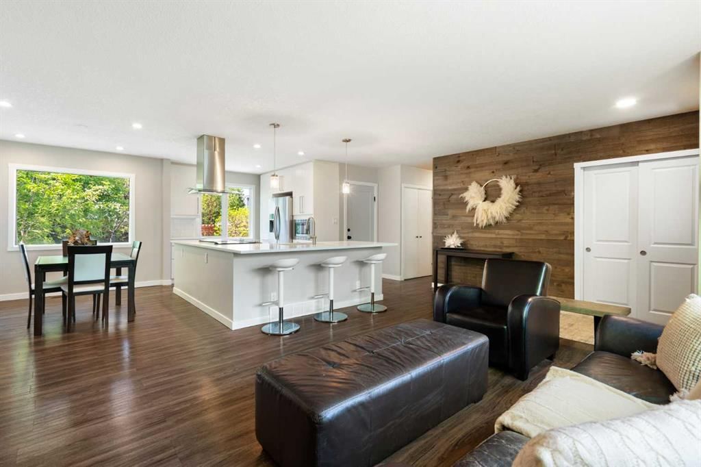 3123 Brentwood Boulevard NW, Calgary — photo 5 of 50