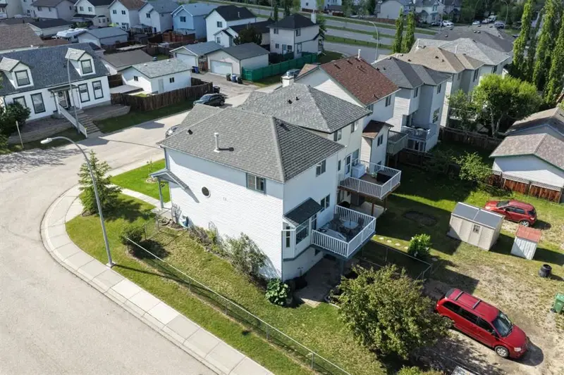 279 Hidden Hills Road NW, Calgary — photo 2 of 28