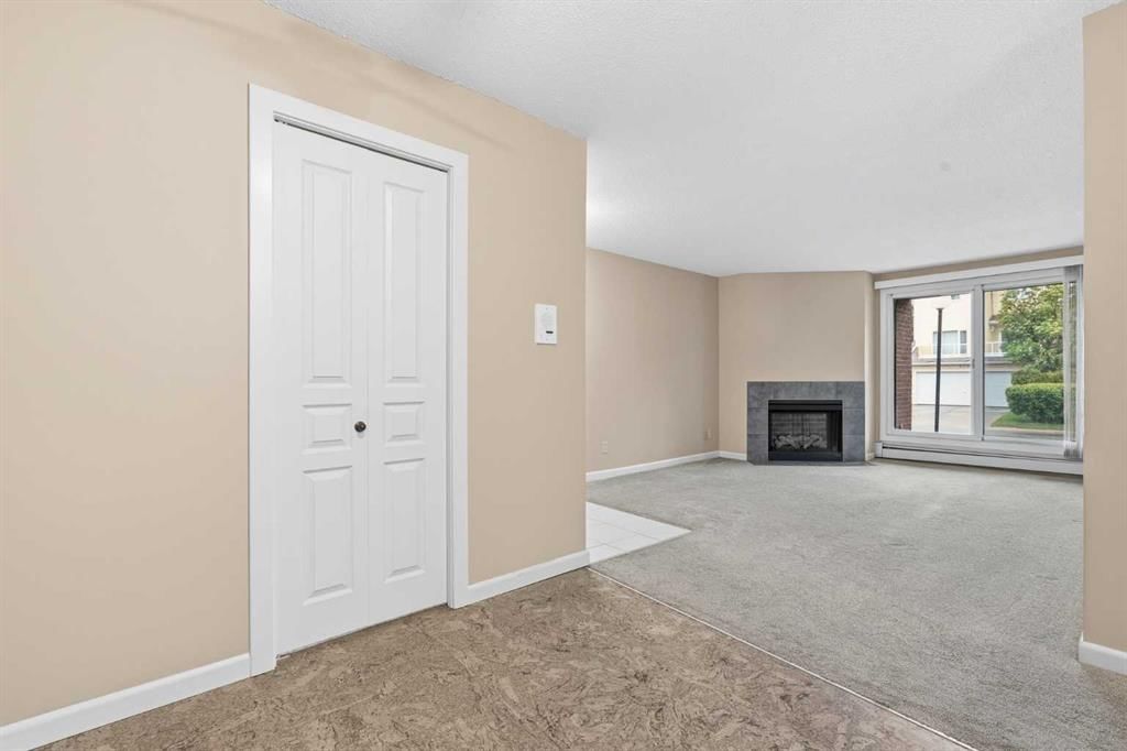 723, 6400 Coach Hill Road SW, Calgary — photo 5 of 27