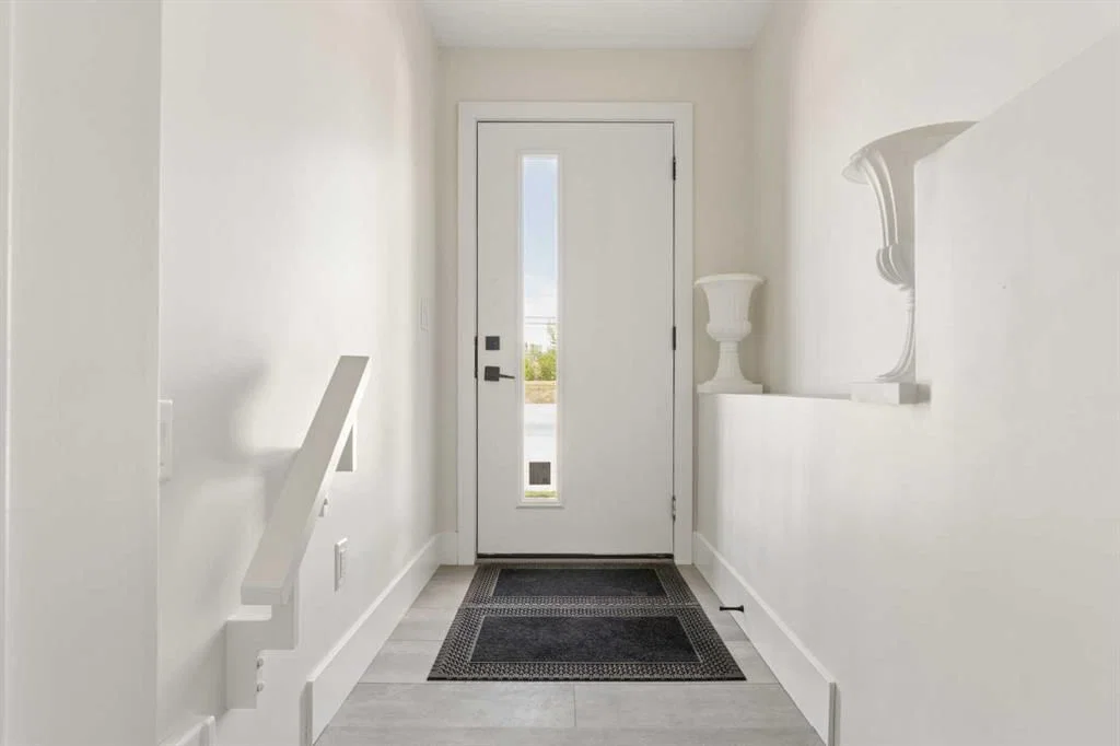 2851 12 Avenue SW, Calgary — photo 3 of 50