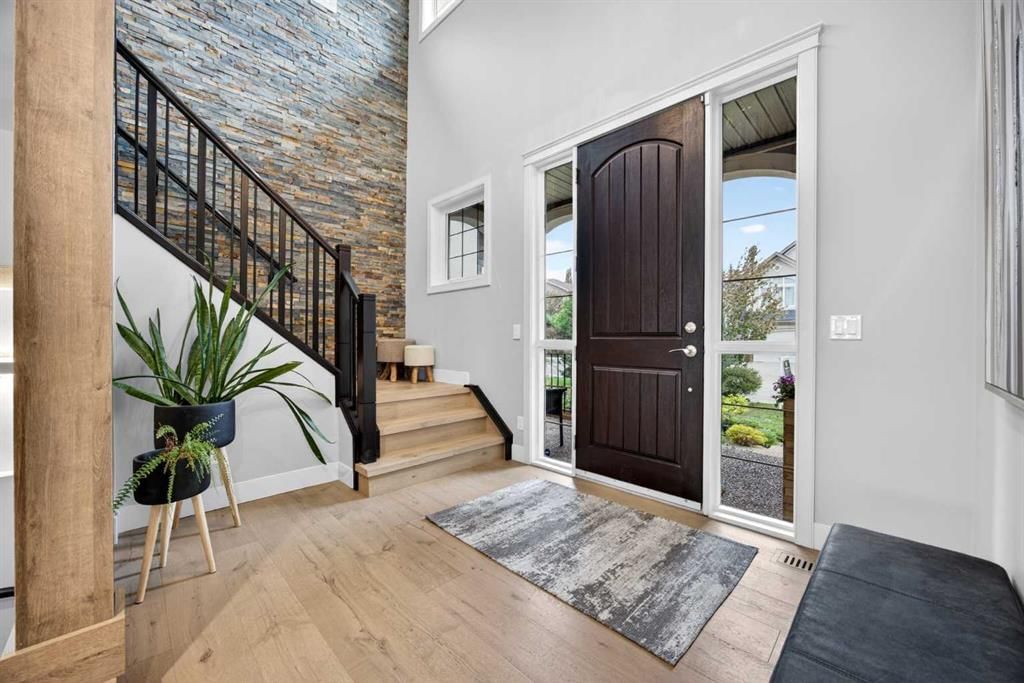 224 Springbluff Heights SW, Calgary — photo 3 of 50