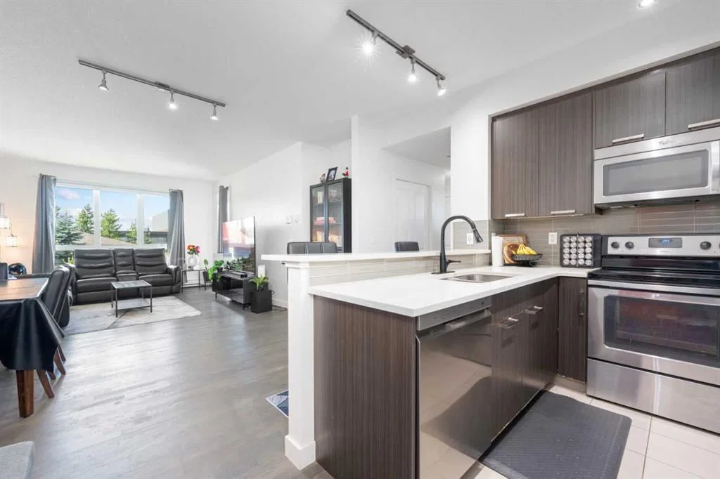 2205, 175 Silverado Boulevard SW, Calgary — main listing photo
