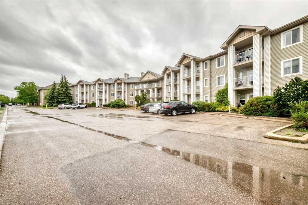 3340, 6818 Pinecliff Grove NE, Calgary — photo 3 of 48