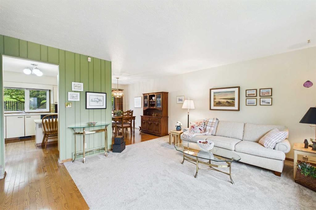 2960 Conrad Drive NW, Calgary — photo 5 of 45