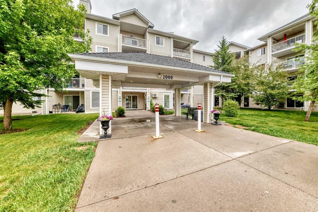 2215, 6224 17 Avenue SE, Calgary — main listing photo