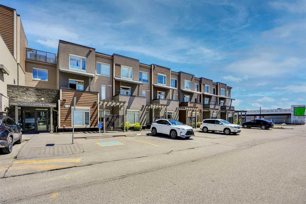 201, 10 Westpark Link SW, Calgary — photo 3 of 50