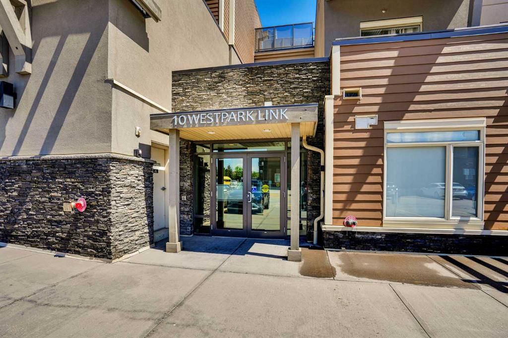 201, 10 Westpark Link SW, Calgary — photo 4 of 50
