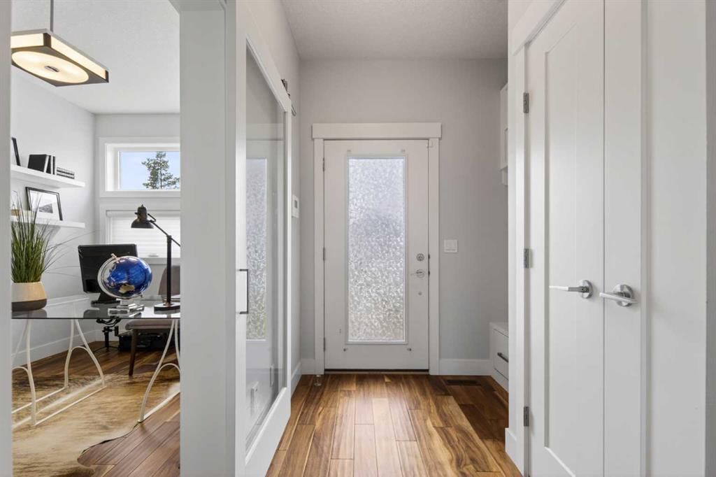 4660 82 Street NW, Calgary — photo 4 of 50