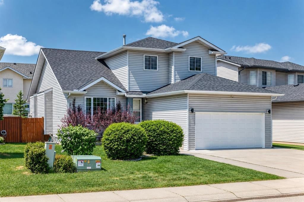 263 Coral Keys Drive NE, Calgary — photo 2 of 50