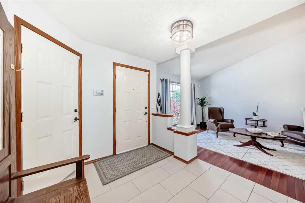 263 Coral Keys Drive NE, Calgary — photo 4 of 50