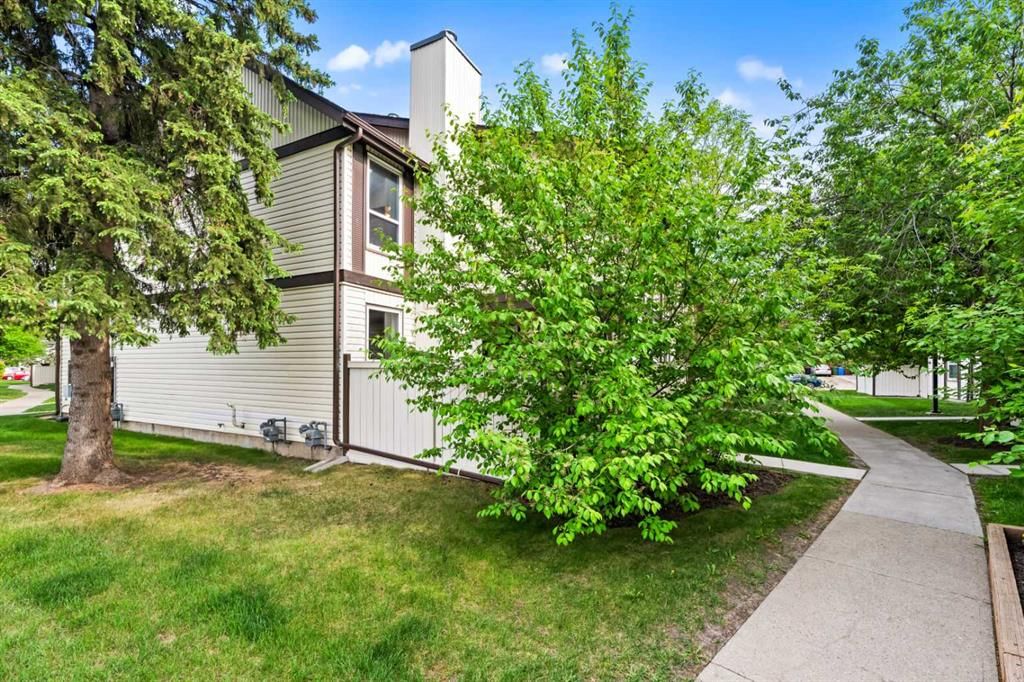 9, 3200 60 Street NE, Calgary — main listing photo