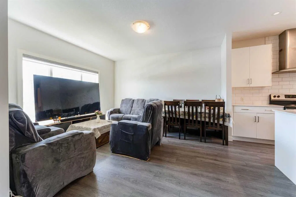 150 Red Embers Common NE, Calgary — photo 2 of 47