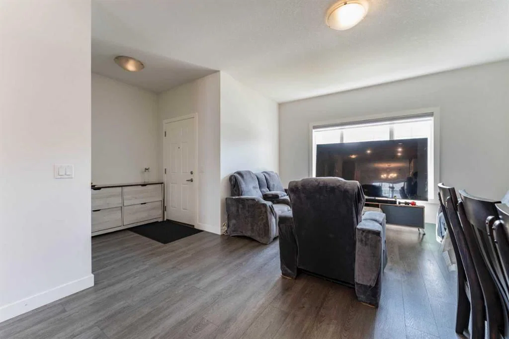 150 Red Embers Common NE, Calgary — photo 3 of 47