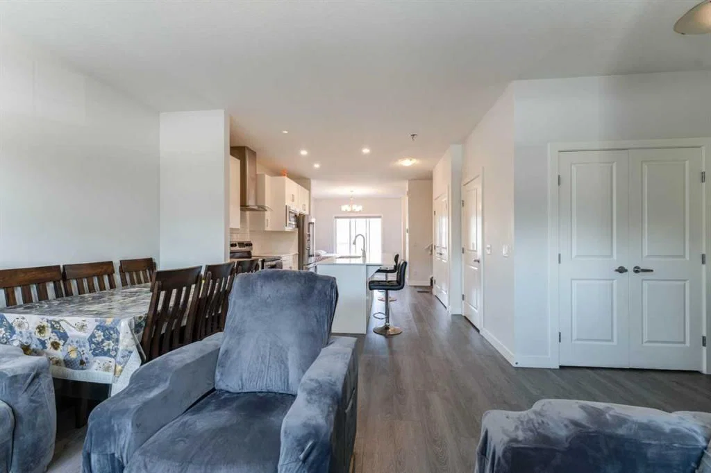 150 Red Embers Common NE, Calgary — photo 5 of 47