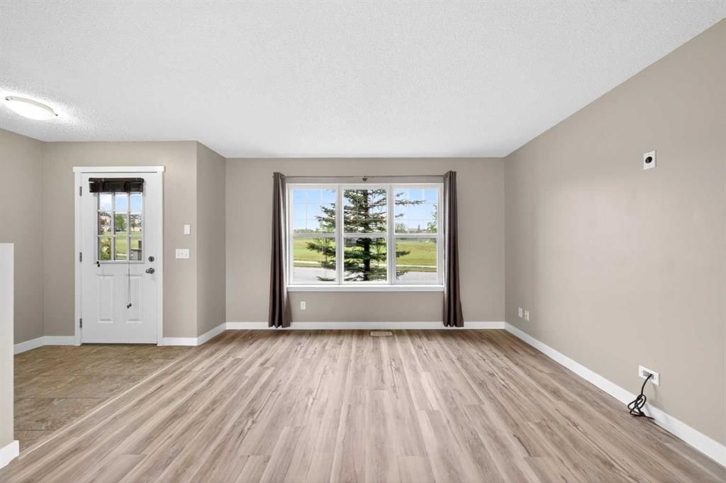 928 Panamount Boulevard NW, Calgary — photo 2 of 36
