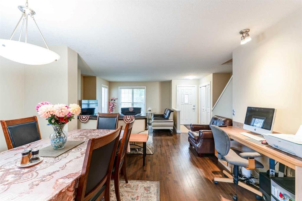 181 SaddleBrook Way NE, Calgary — photo 5 of 39