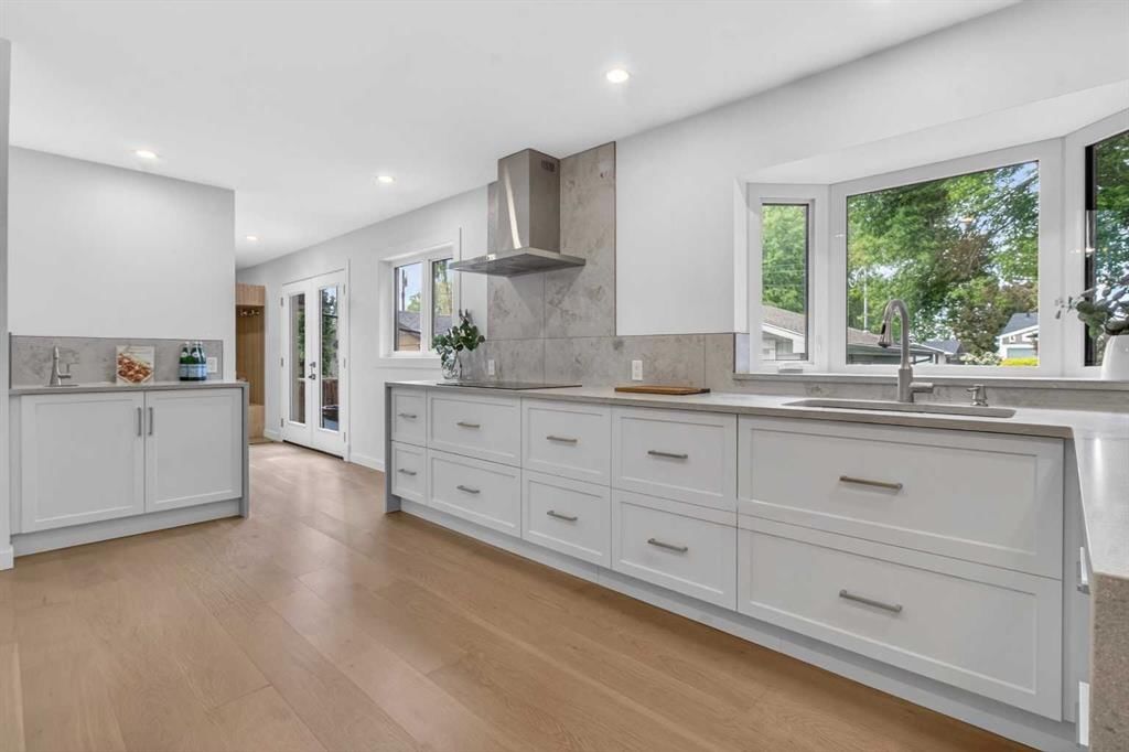 928 Maplecroft Road SE, Calgary — main listing photo
