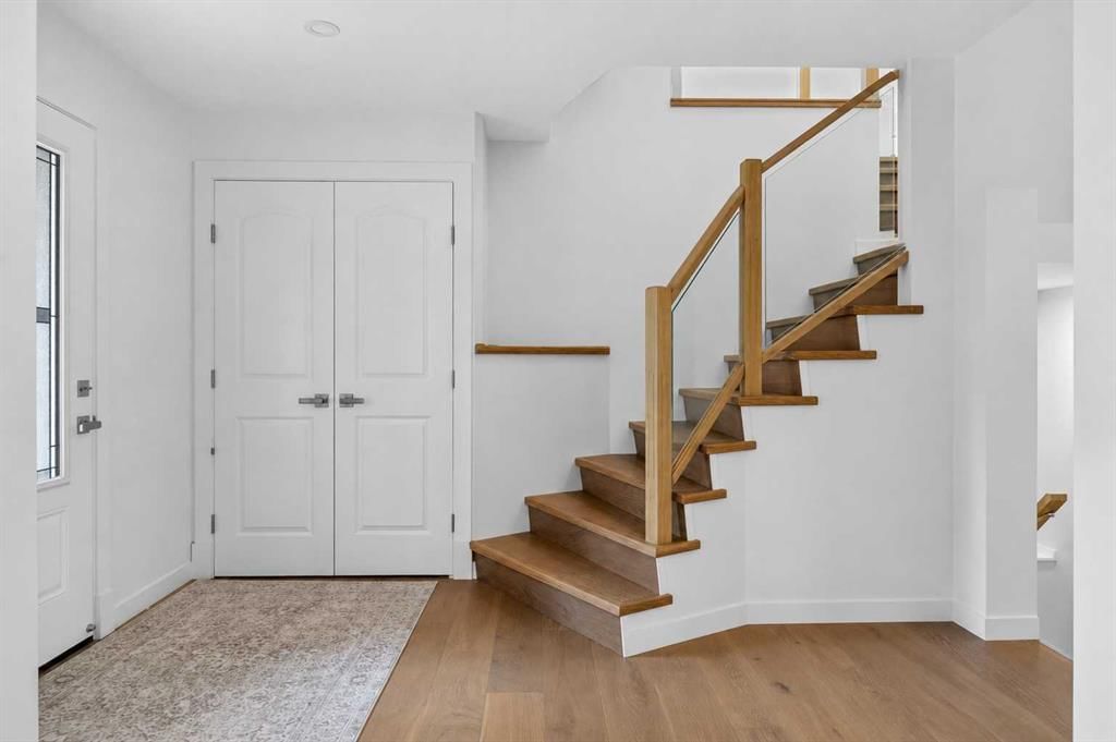 928 Maplecroft Road SE, Calgary — photo 4 of 42