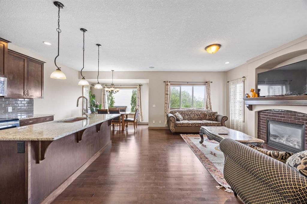 282 Pantego Terrace NW, Calgary — photo 5 of 50