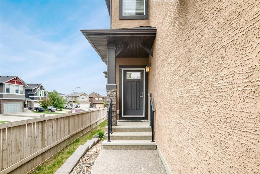 204 Evansview Road NW, Calgary — photo 2 of 32
