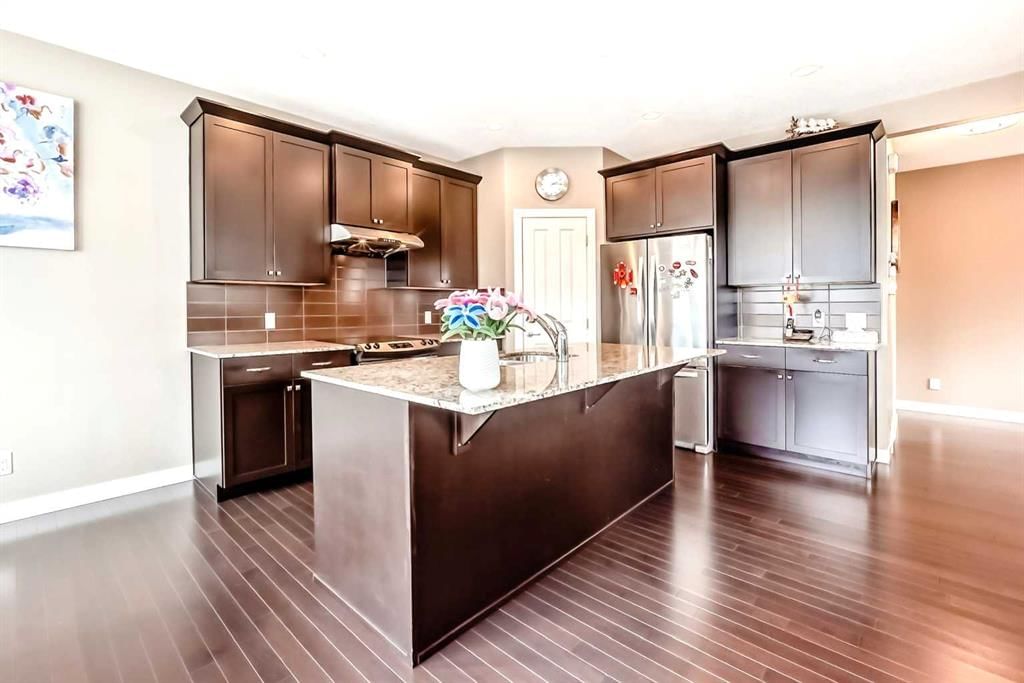 204 Evansview Road NW, Calgary — photo 4 of 32