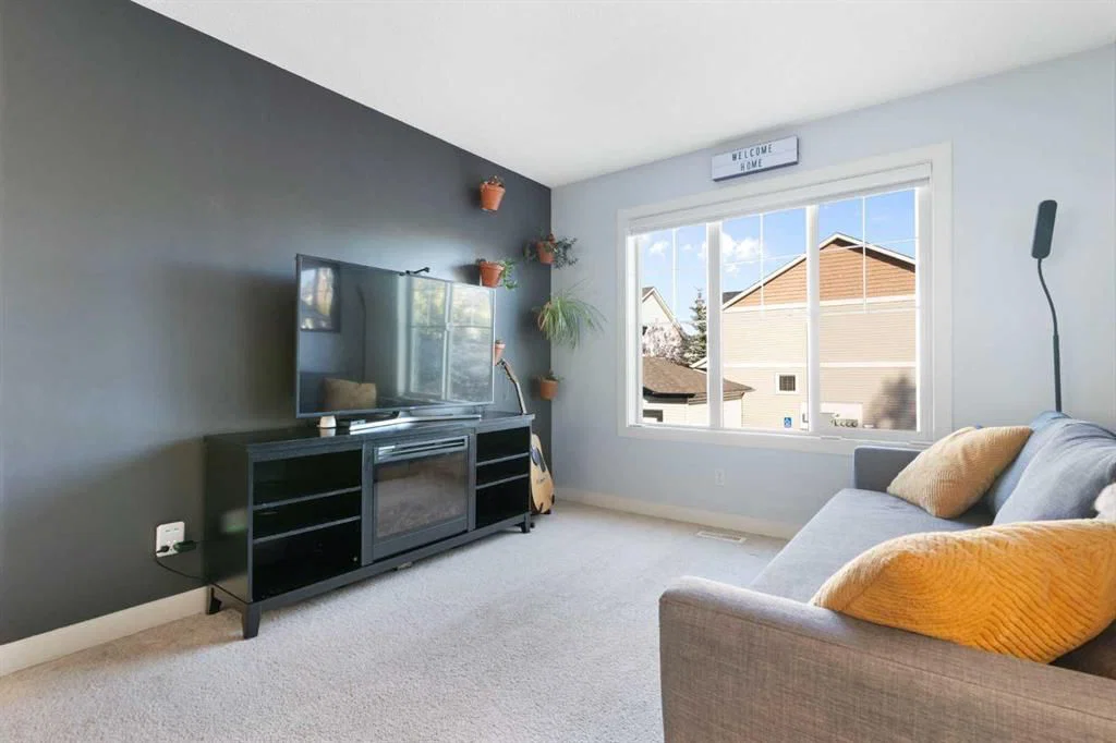 90 Pantego Lane NW, Calgary — photo 2 of 46