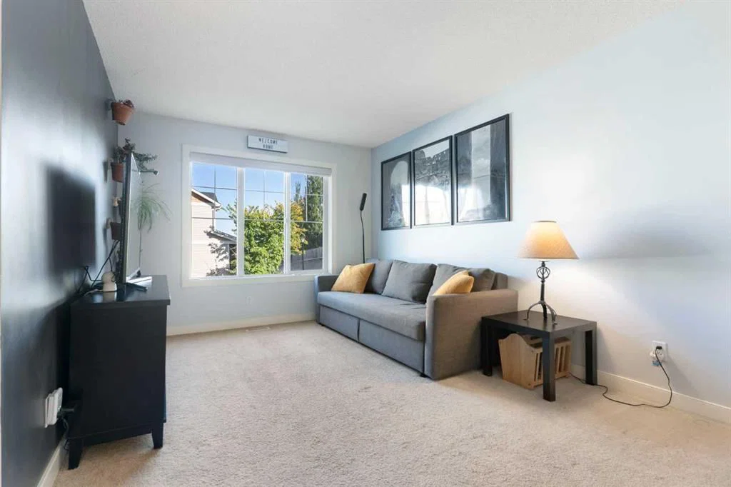 90 Pantego Lane NW, Calgary — photo 4 of 46
