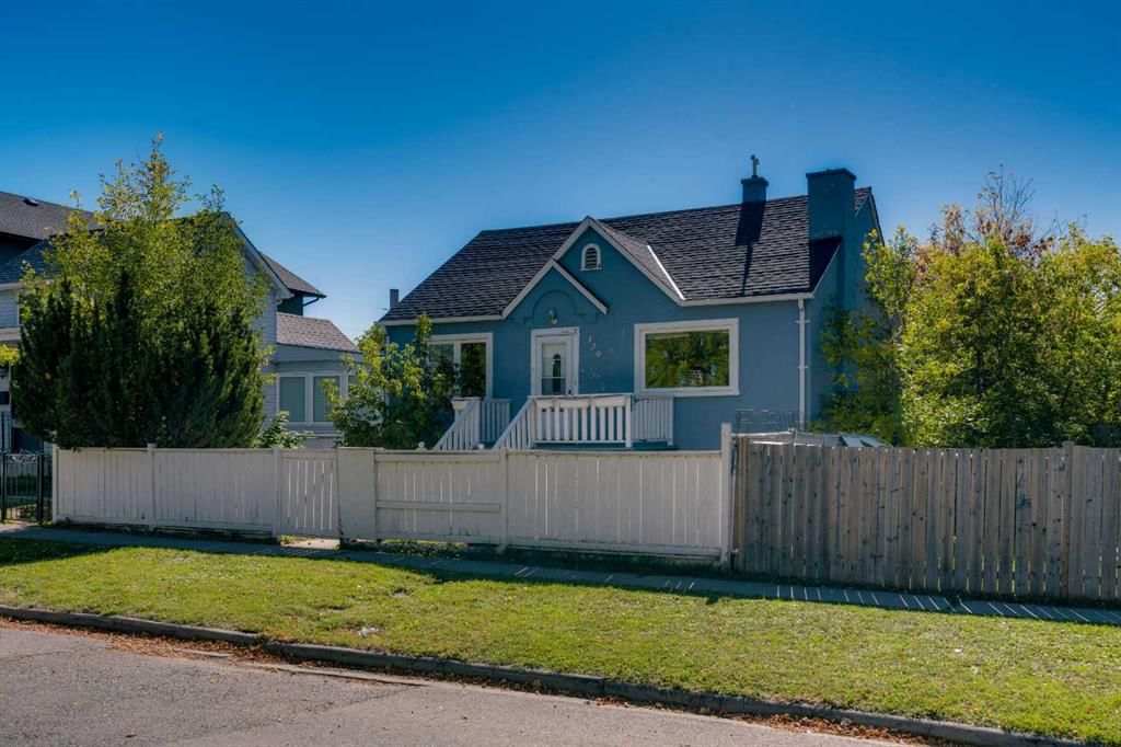 129 18 Avenue NW, Calgary — photo 4 of 50