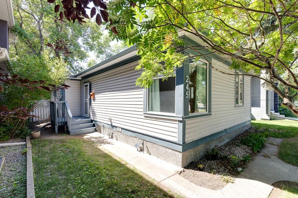 245 21 Avenue NW, Calgary — photo 2 of 42