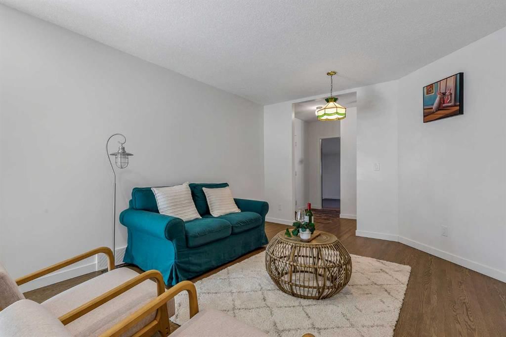 245 21 Avenue NW, Calgary — photo 5 of 42
