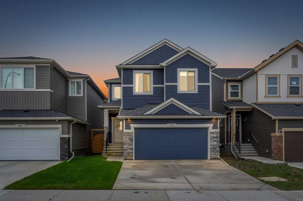 121 Amblehurst Green NW, Calgary — photo 2 of 43