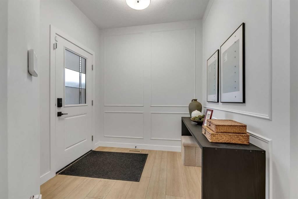 121 Amblehurst Green NW, Calgary — photo 3 of 43