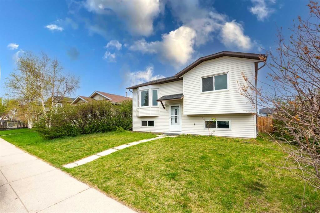 141 Falshire Close NE, Calgary — photo 2 of 41