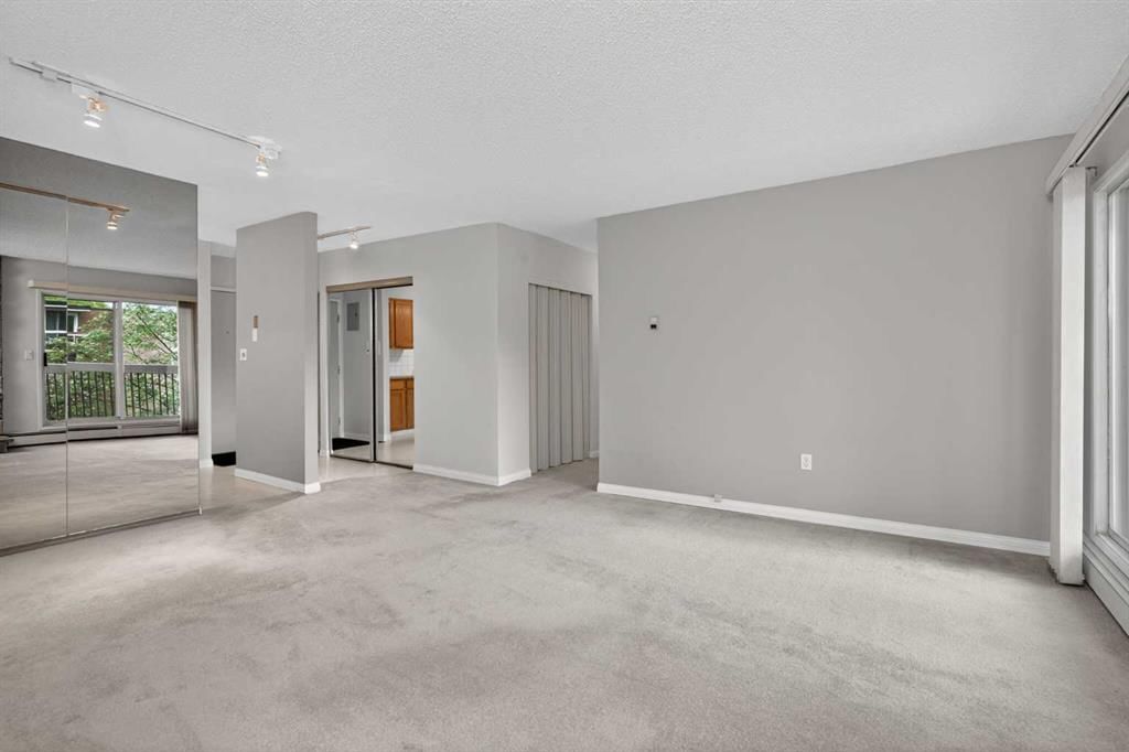 203, 239 6 Avenue NE, Calgary — photo 4 of 29