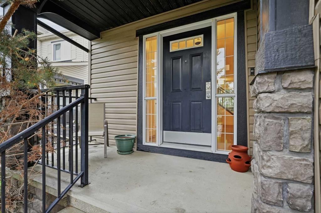 114 Cougarstone Crescent SW, Calgary — photo 5 of 50