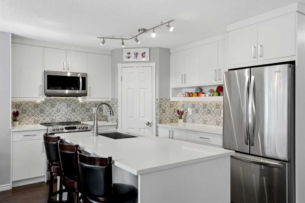 20 Somercrest Grove SW, Calgary — photo 3 of 49