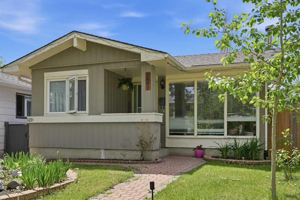 121 Sunbank Way SE, Calgary — photo 2 of 44