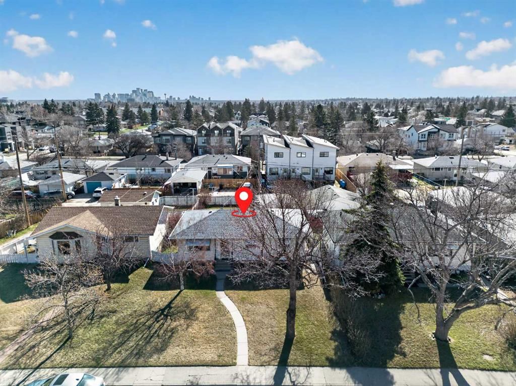 2416 38 Street SW, Calgary — main listing photo